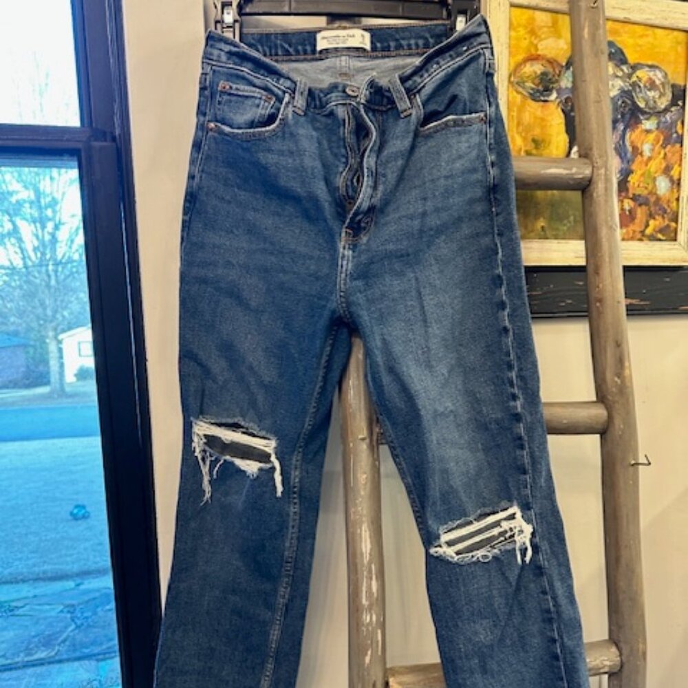Abercrombie & Fitch Ultra High Rise Ankle Straight Jeans – Women’s 28 / 6R - Picture 2 of 4